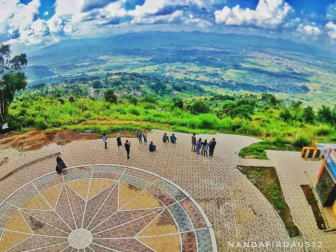 Yuk! Nikmati Indahnya Kota Bukittinggi dari Lereng Singgalang
