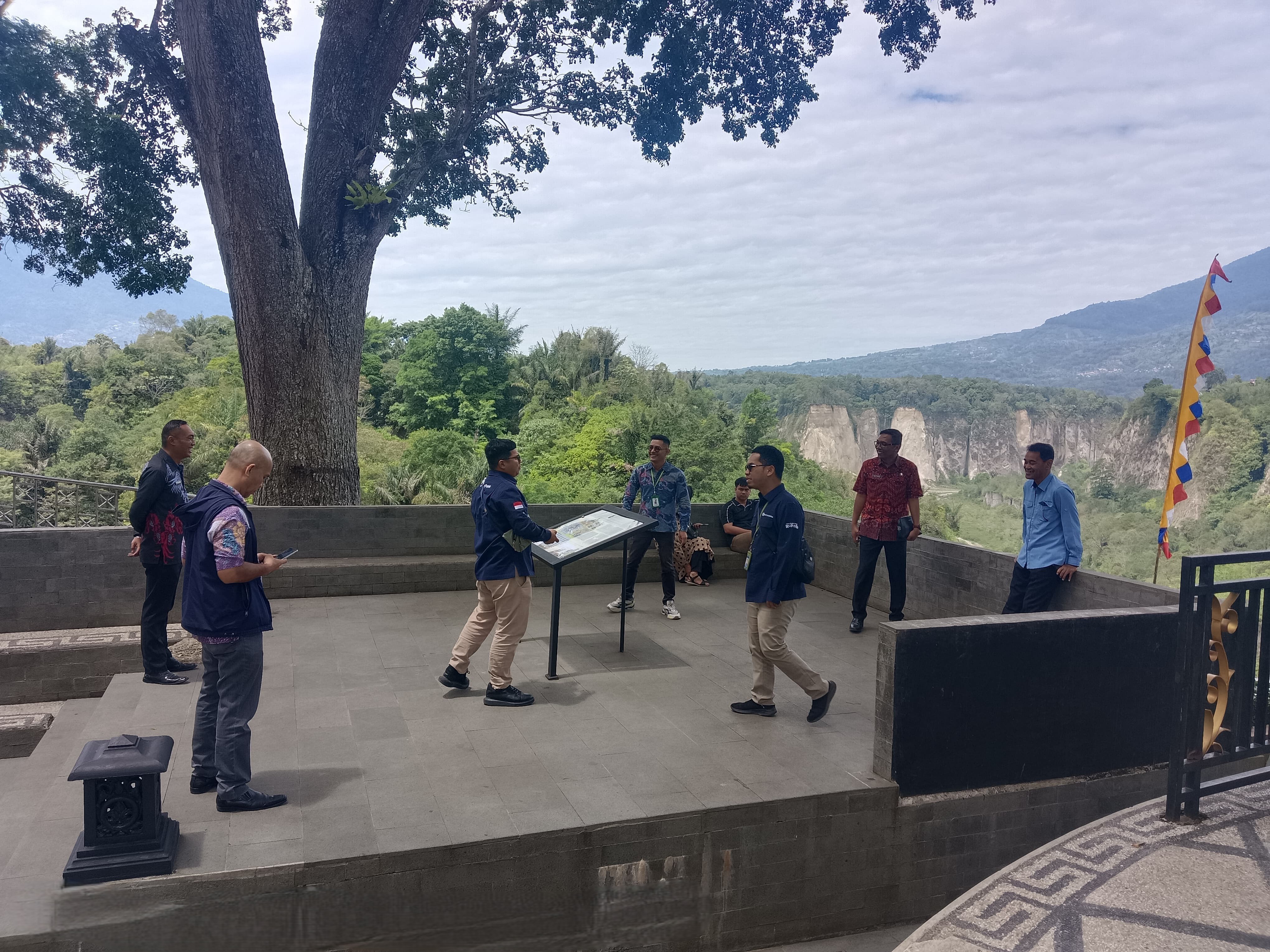Bank Indonesia Jajaki Program CSR di Taman Panorama Lubang Jepang Kota Bukittinggi